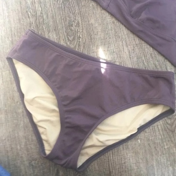 Victoria Secret purple bikini - Picture 3 of 12